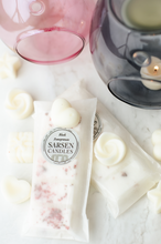 Load image into Gallery viewer, Black Pomegranate Soy Wax Melt