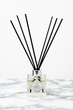 Load image into Gallery viewer, Honey &amp; Tobacco Leaf Reed Diffusers
